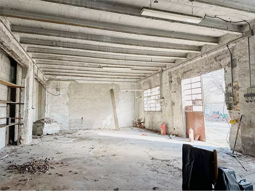 Immagine 6 di Capannone industriale in vendita  in via delle ville  493 a Capannori