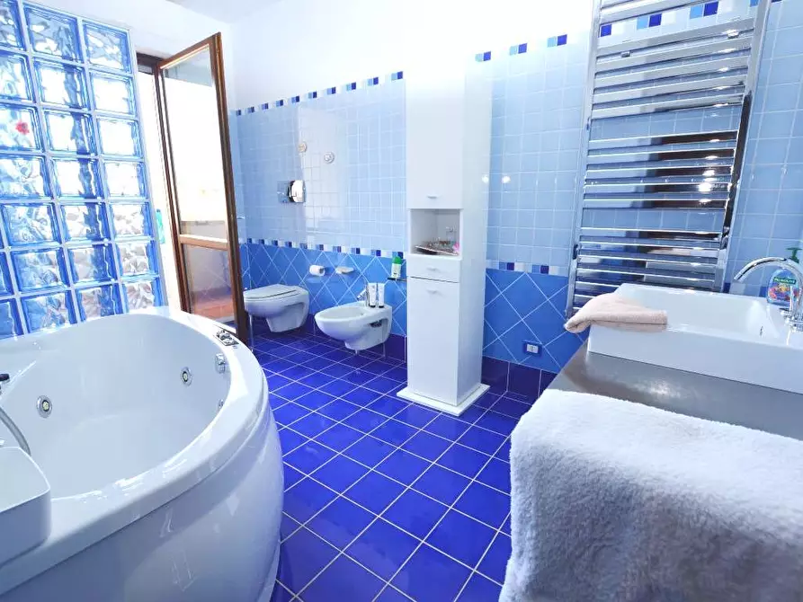 Immagine 29 di Villetta a schiera in vendita  in capannori a Capannori