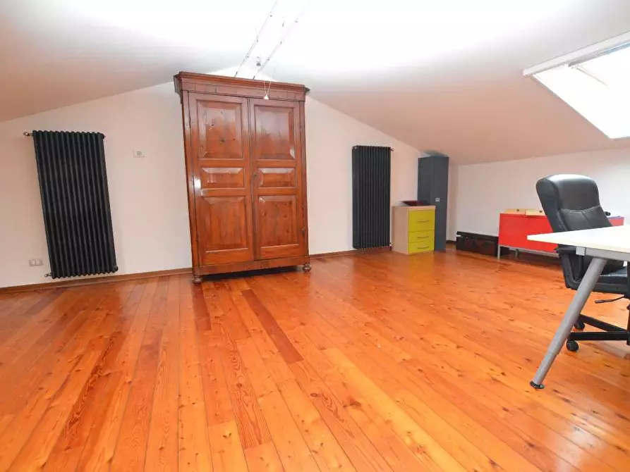 Immagine 38 di Villetta a schiera in vendita  in capannori a Capannori