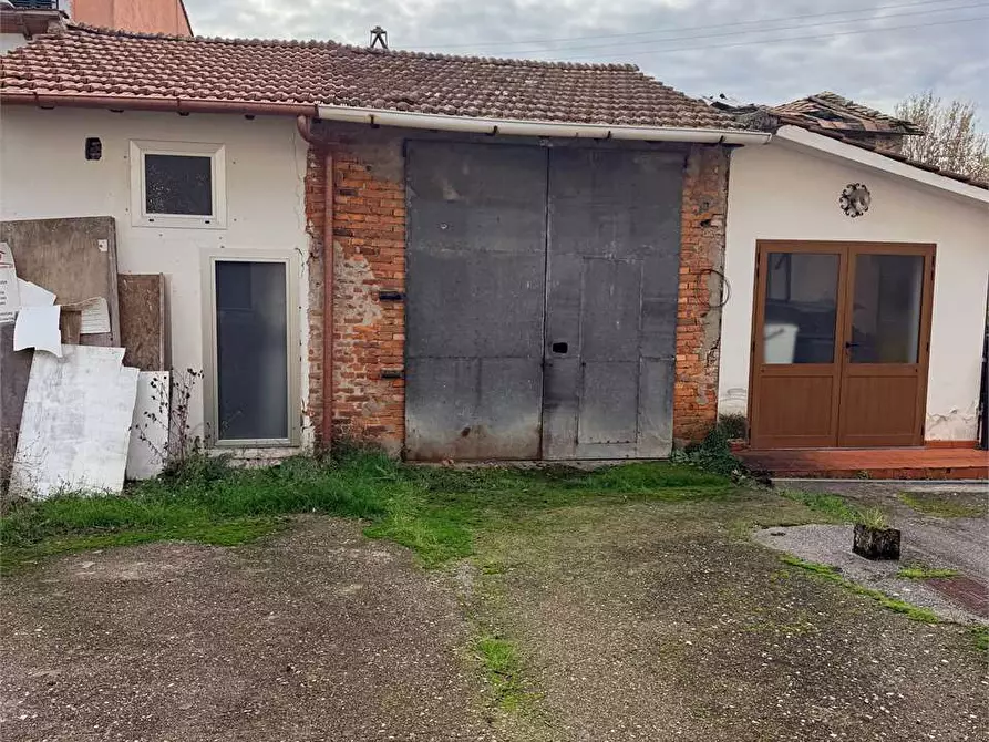 Immagine 20 di Porzione di casa in vendita  in Capannori - Lunata a Capannori