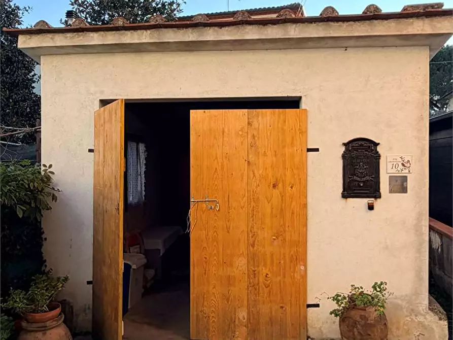 Immagine 27 di Porzione di casa in vendita  in colle di compito a Capannori