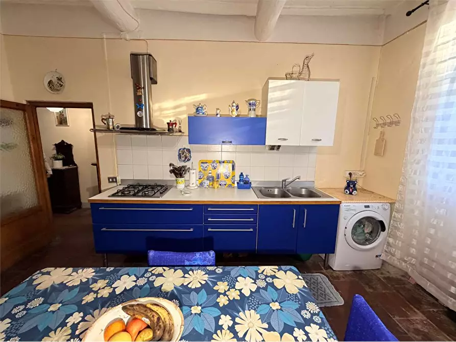 Immagine 8 di Porzione di casa in vendita  in colle di compito a Capannori