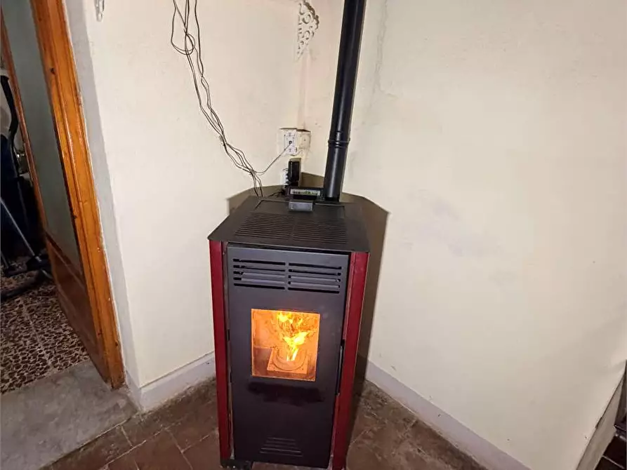 Immagine 5 di Porzione di casa in vendita  in colle di compito a Capannori