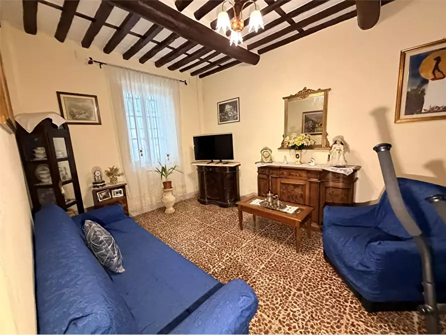 Immagine 3 di Porzione di casa in vendita  in colle di compito a Capannori