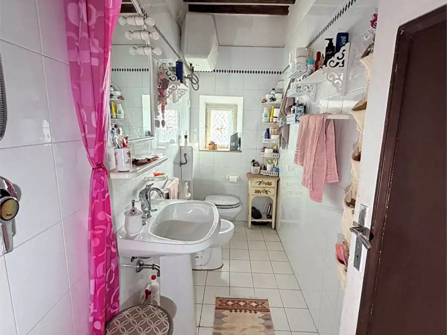 Immagine 20 di Porzione di casa in vendita  in colle di compito a Capannori