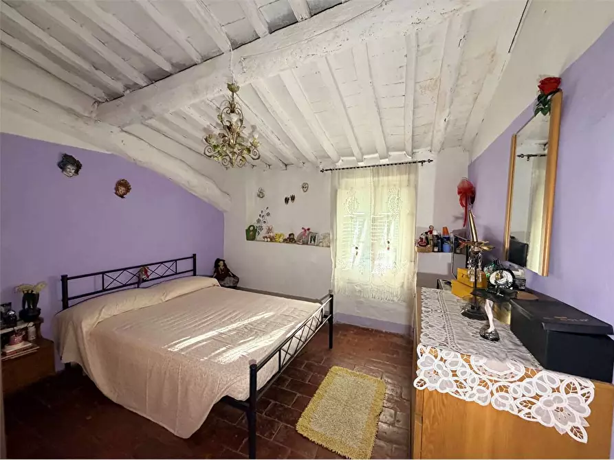 Immagine 21 di Porzione di casa in vendita  in colle di compito a Capannori