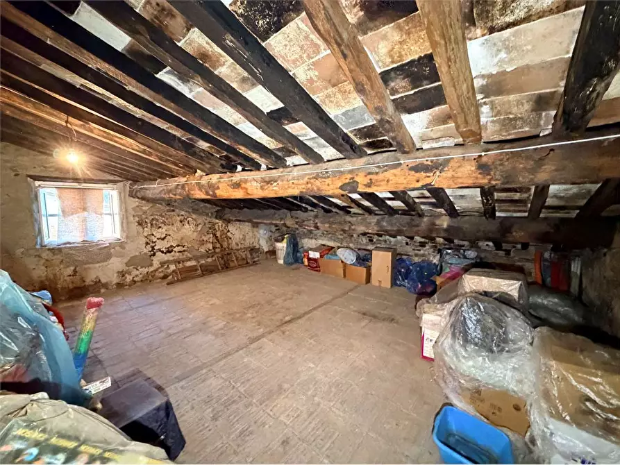 Immagine 25 di Porzione di casa in vendita  in colle di compito a Capannori