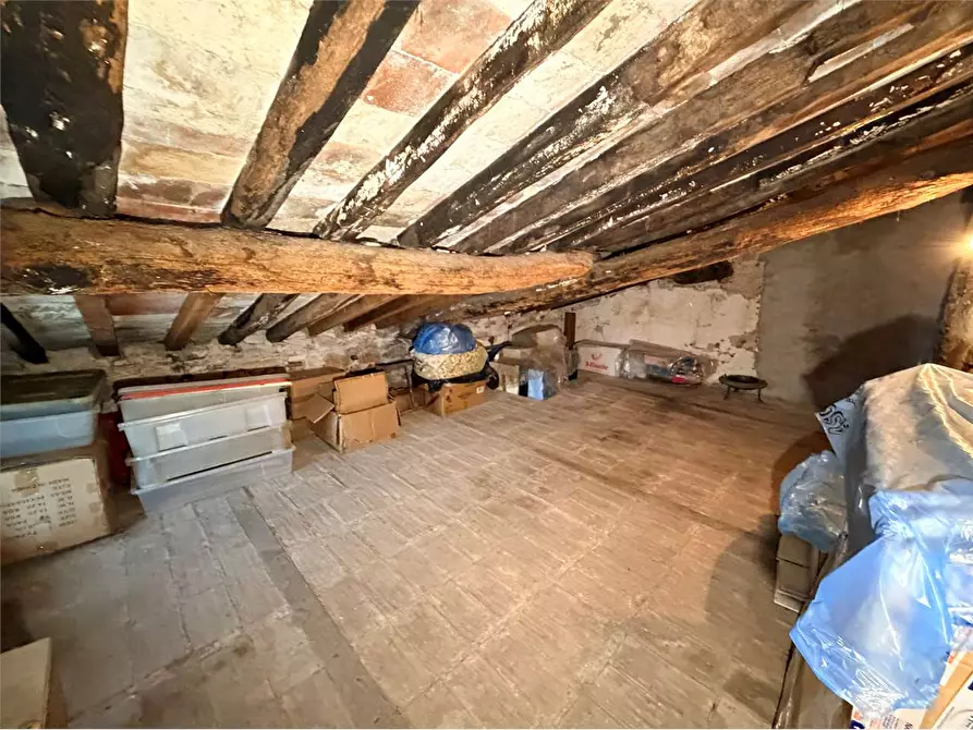 Immagine 26 di Porzione di casa in vendita  in colle di compito a Capannori