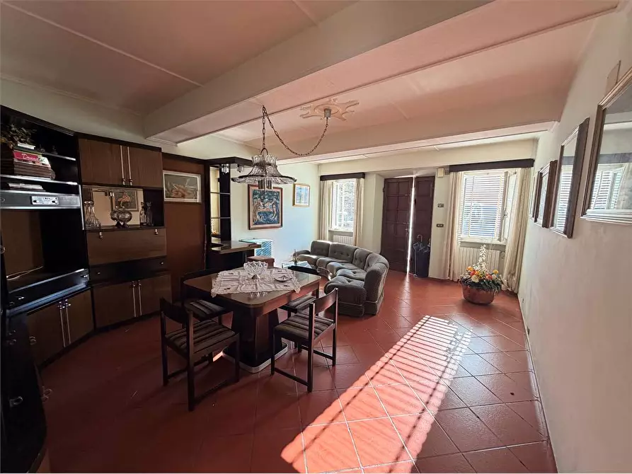 Immagine 1 di Porzione di casa in vendita  in via lombarda a Capannori