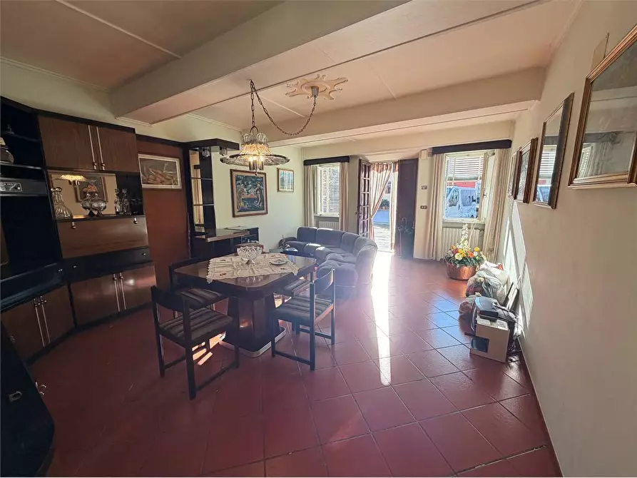 Immagine 2 di Porzione di casa in vendita  in via lombarda a Capannori