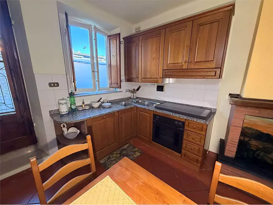 Immagine 9 di Porzione di casa in vendita  in via lombarda a Capannori