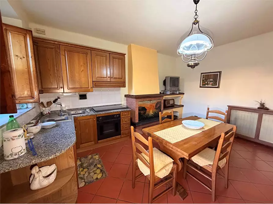 Immagine 7 di Porzione di casa in vendita  in via lombarda a Capannori