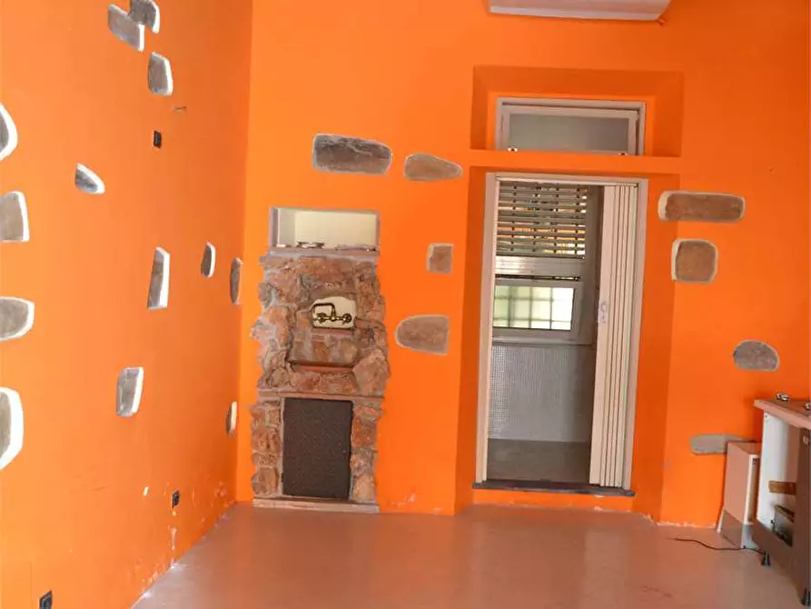 Immagine 3 di Laboratorio in vendita  in via consani a Lucca