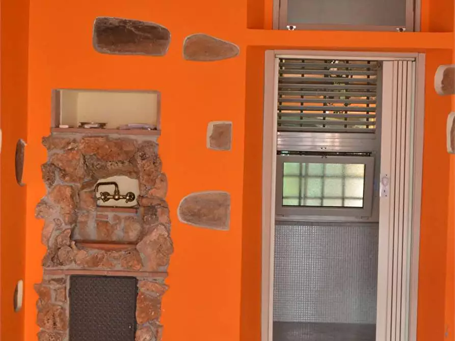 Immagine 4 di Laboratorio in vendita  in via consani a Lucca