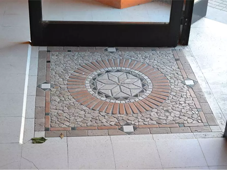 Immagine 6 di Laboratorio in vendita  in via consani a Lucca