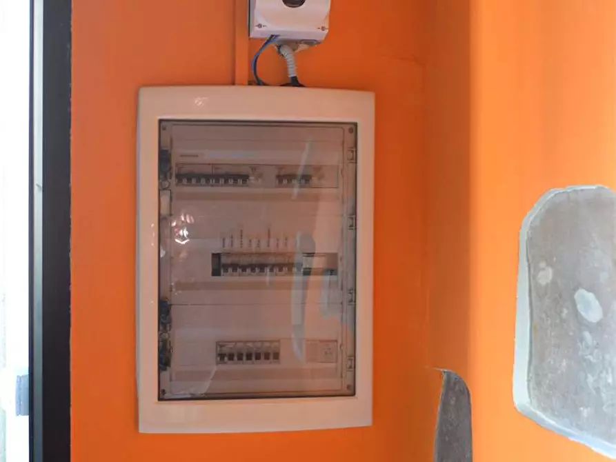 Immagine 9 di Laboratorio in vendita  in via consani a Lucca