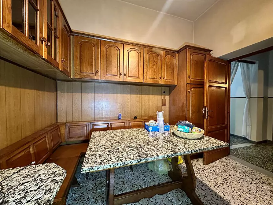 Immagine 6 di Porzione di casa in vendita  in via di tempagnano a Lucca