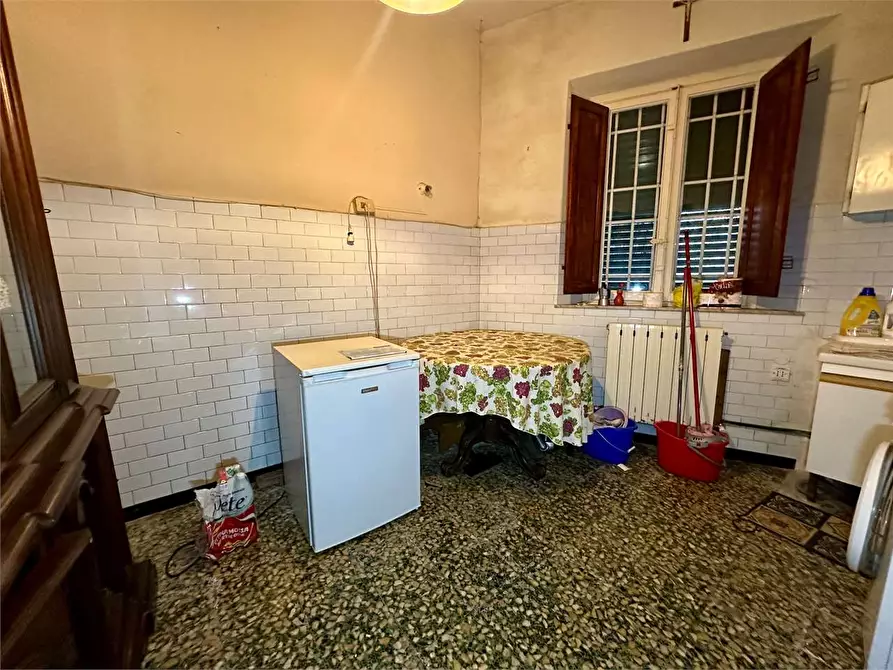 Immagine 10 di Porzione di casa in vendita  in via di tempagnano a Lucca
