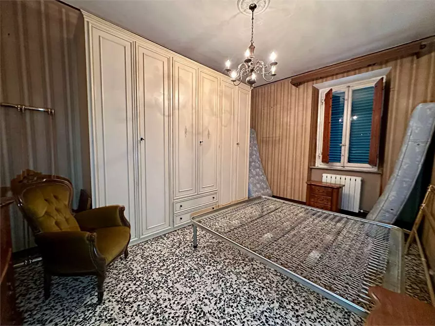 Immagine 14 di Porzione di casa in vendita  in via di tempagnano a Lucca