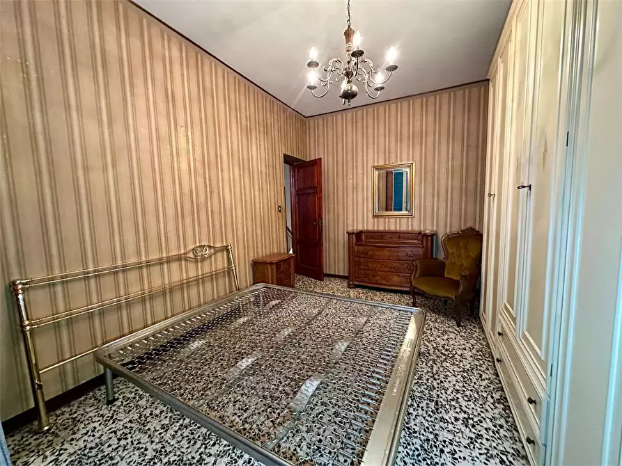 Immagine 13 di Porzione di casa in vendita  in via di tempagnano a Lucca