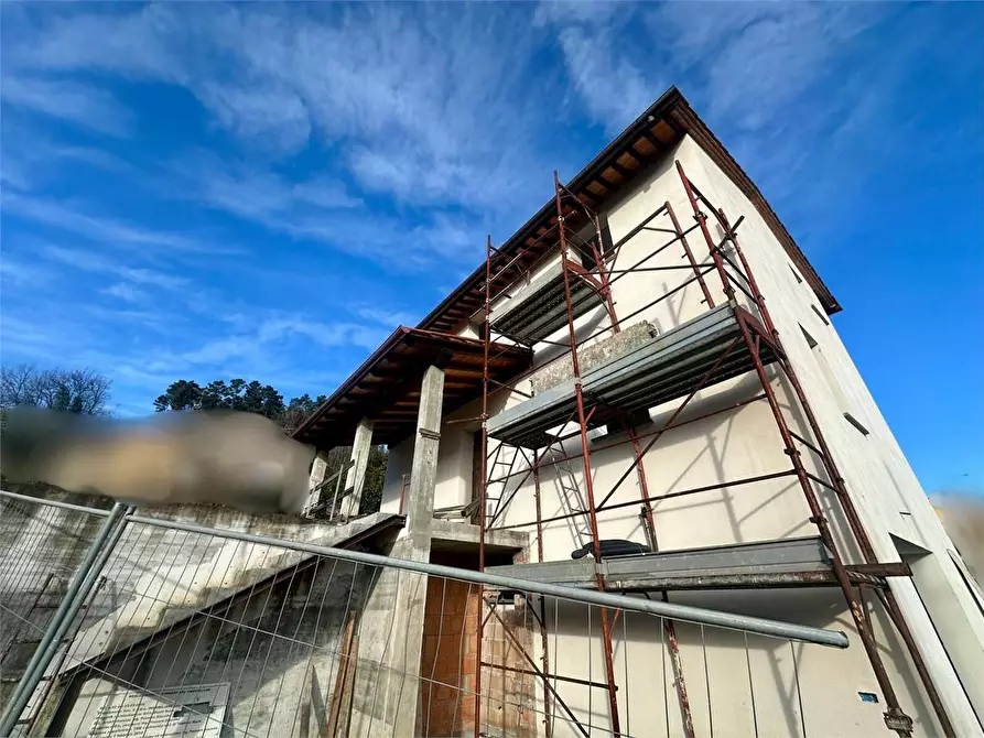 Immagine 7 di Villa in vendita  in via di Vaccoli a Lucca