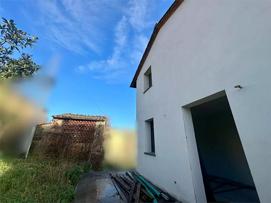 Immagine 10 di Villa in vendita  in via di Vaccoli a Lucca