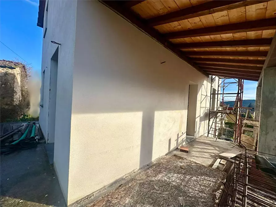 Immagine 9 di Villa in vendita  in via di Vaccoli a Lucca