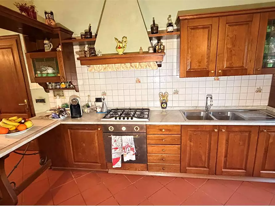 Immagine 19 di Rustico / casale in vendita  in gragnano 1 a Capannori