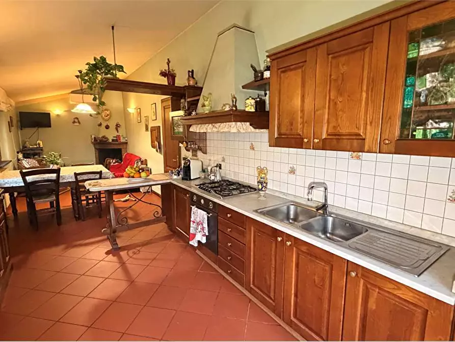 Immagine 17 di Rustico / casale in vendita  in gragnano 1 a Capannori