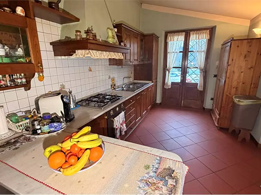 Immagine 13 di Rustico / casale in vendita  in gragnano 1 a Capannori