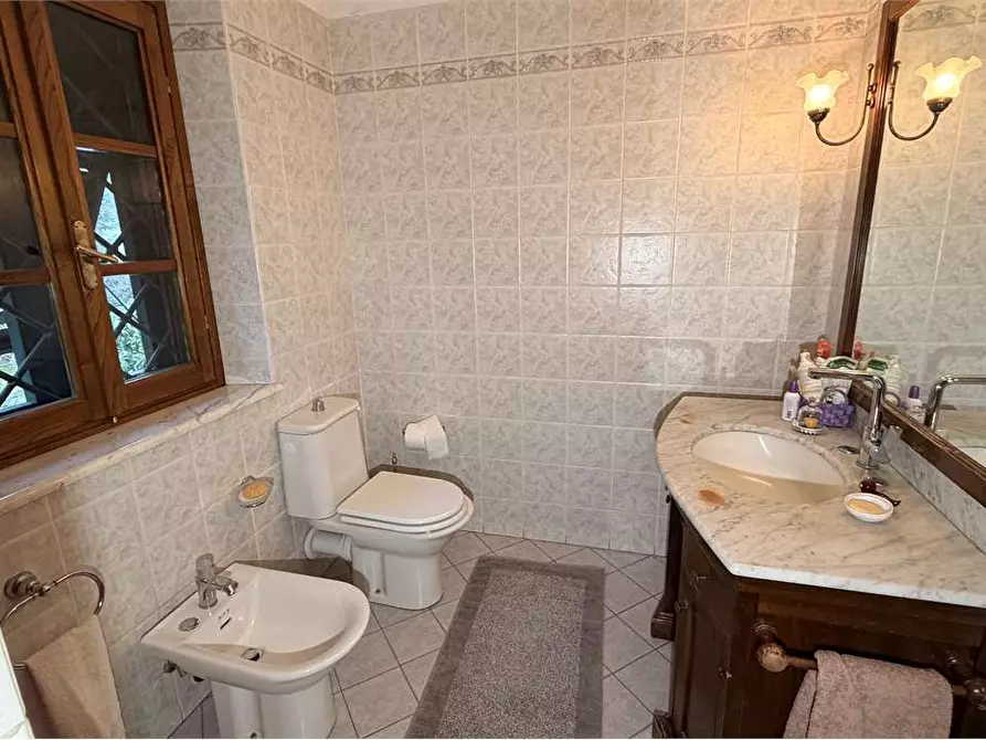 Immagine 32 di Rustico / casale in vendita  in gragnano 1 a Capannori