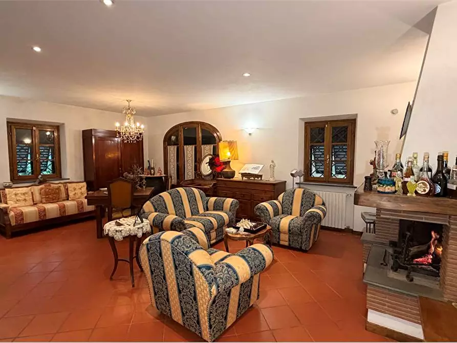 Immagine 8 di Rustico / casale in vendita  in gragnano 1 a Capannori