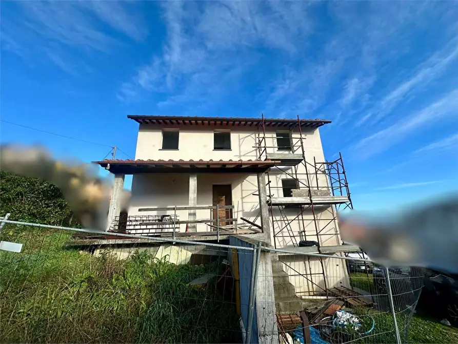 Immagine 6 di Villa in vendita  in via di Vaccoli a Lucca