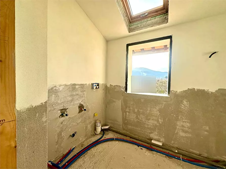 Immagine 24 di Villa in vendita  in via di Vaccoli a Lucca