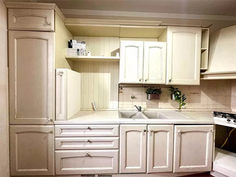 Immagine 4 di Appartamento in vendita  in via giovanni Volpi a Lucca