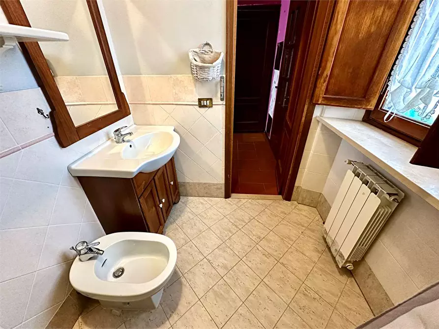 Immagine 18 di Appartamento in vendita  in via giovanni Volpi a Lucca