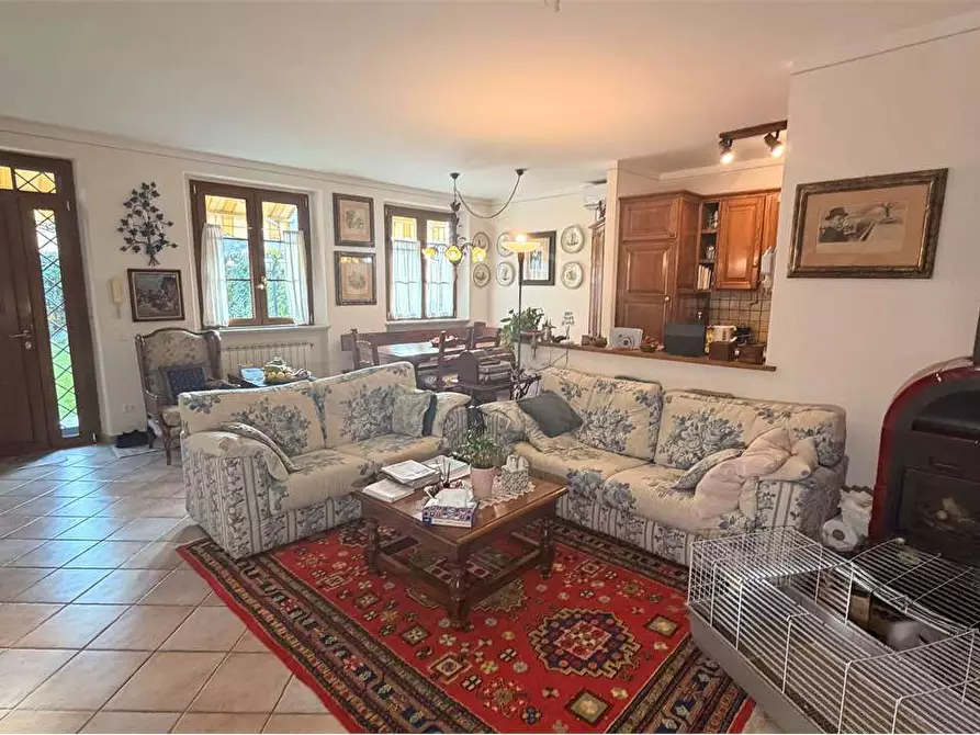 Immagine 2 di Casa bifamiliare in vendita  in via Lombarda  a Capannori