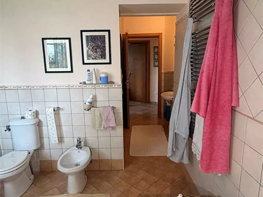 Immagine 18 di Casa bifamiliare in vendita  in via Lombarda  a Capannori