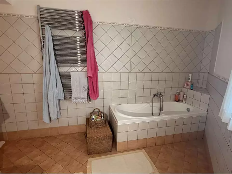 Immagine 17 di Casa bifamiliare in vendita  in via Lombarda  a Capannori