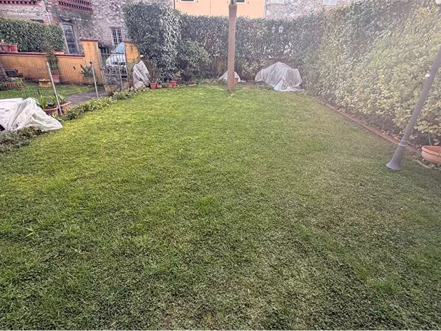 Immagine 23 di Casa bifamiliare in vendita  in via Lombarda  a Capannori