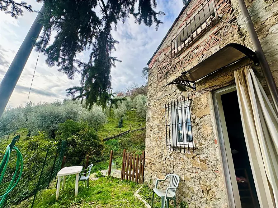 Immagine 1 di Casa bifamiliare in vendita  in ciciana  a Lucca