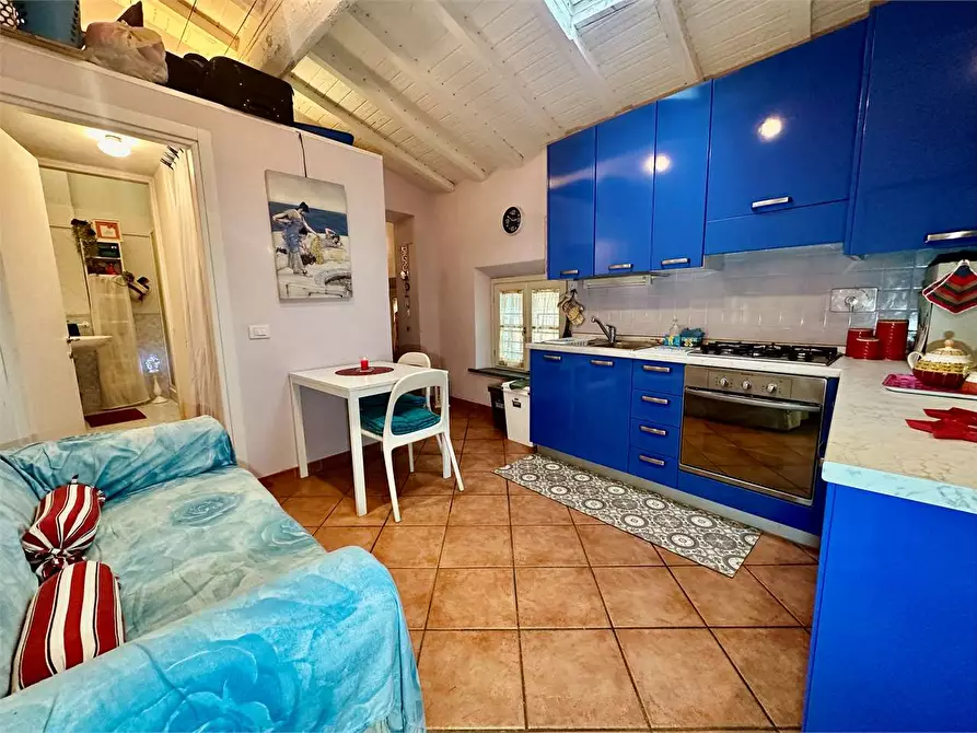 Immagine 1 di Appartamento in vendita  in via della chiesa a Lucca