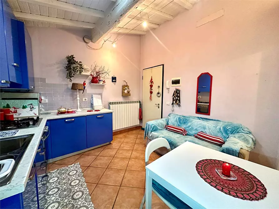 Immagine 3 di Appartamento in vendita  in via della chiesa a Lucca