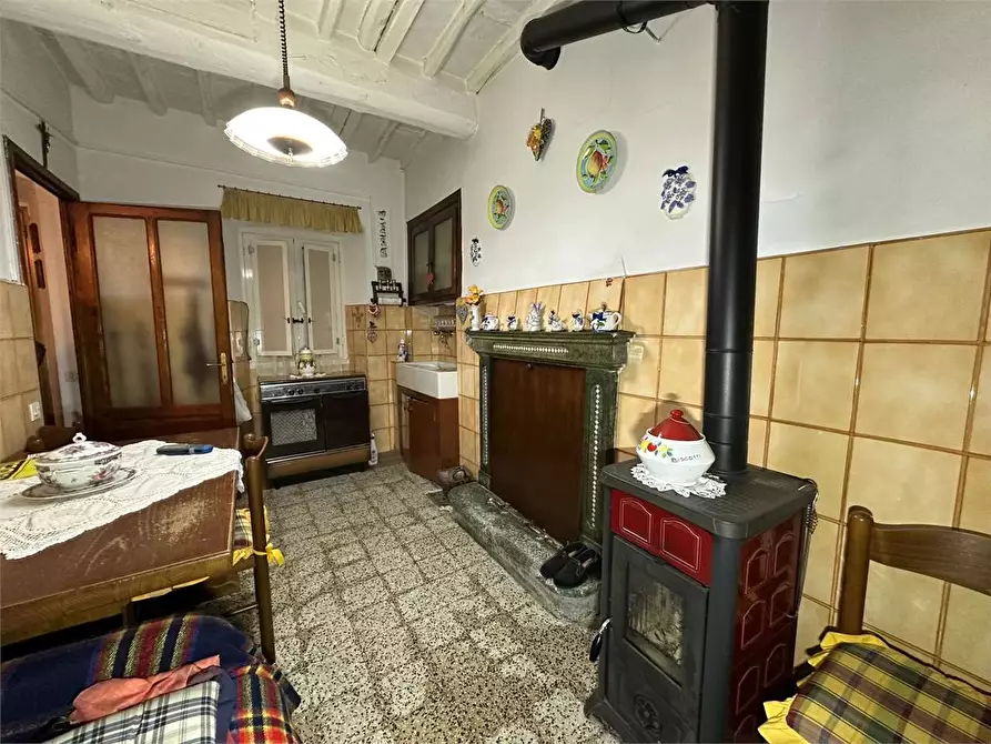 Immagine 3 di Porzione di casa in vendita  in via delle ville 493 a Capannori