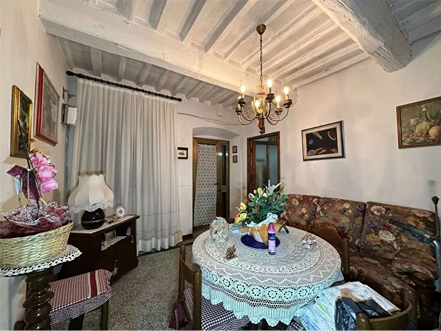 Immagine 2 di Porzione di casa in vendita  in via delle ville 493 a Capannori