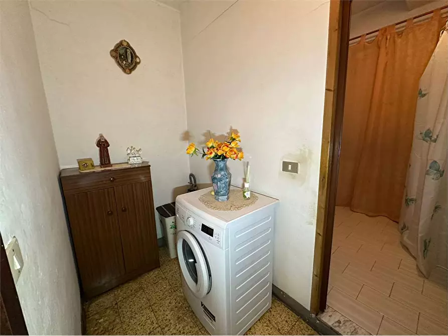 Immagine 8 di Porzione di casa in vendita  in via delle ville 493 a Capannori