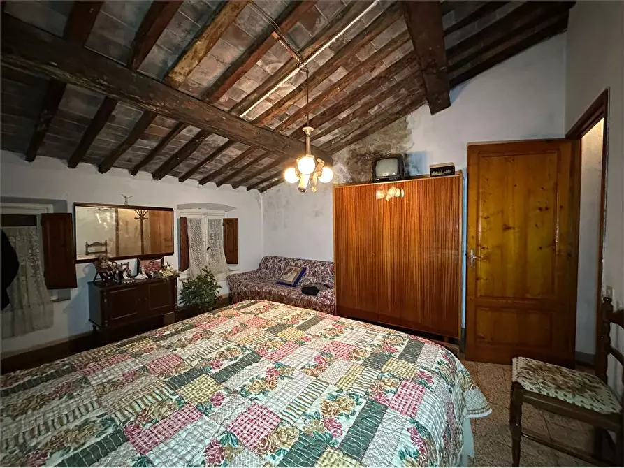 Immagine 15 di Porzione di casa in vendita  in via delle ville 493 a Capannori