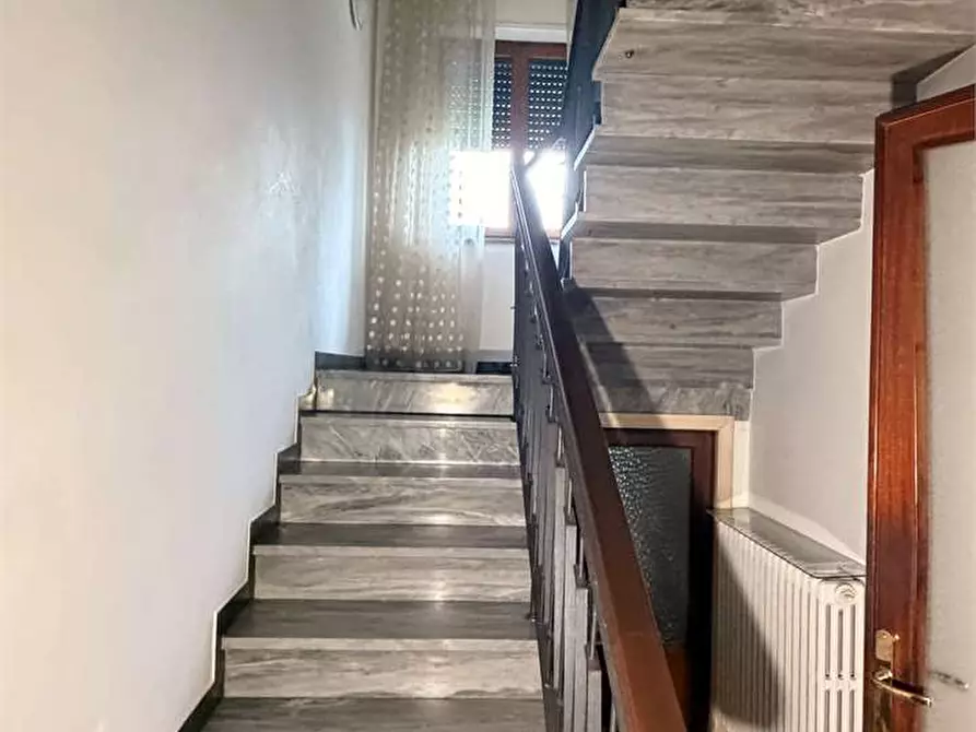 Immagine 9 di Casa bifamiliare in vendita  in via dei selmi 40 a Capannori