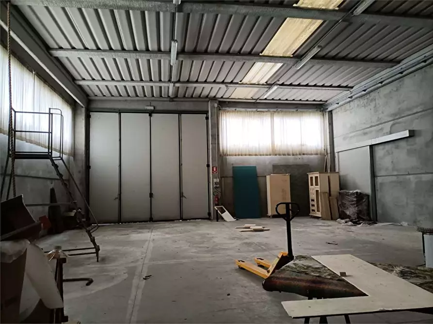 Immagine 3 di Capannone industriale in affitto  in via Leccio a Porcari