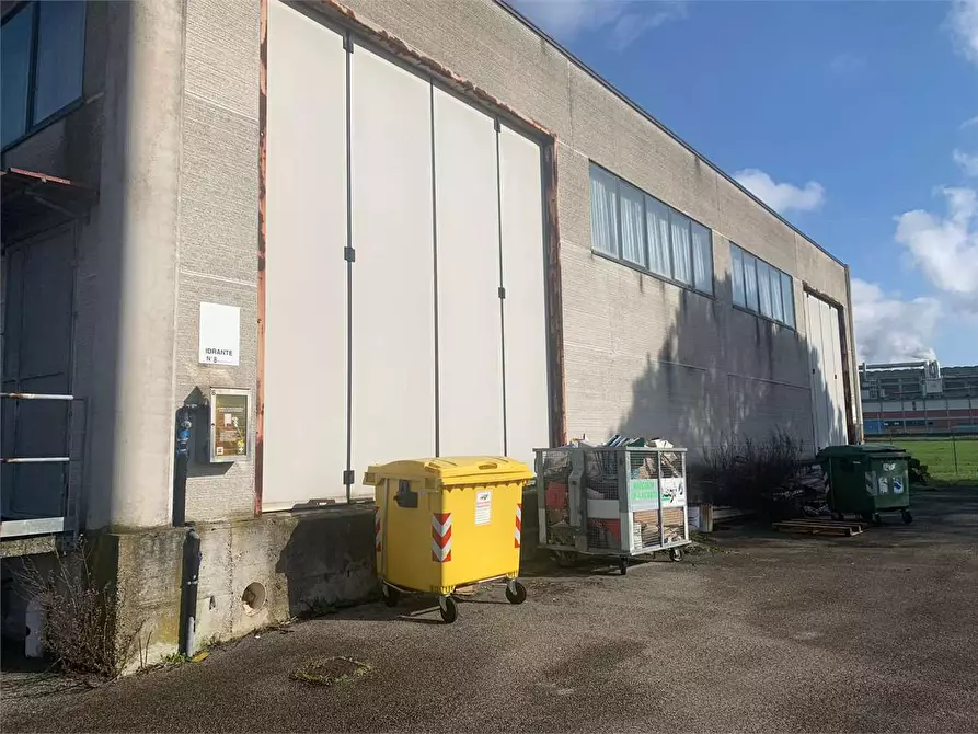 Immagine 13 di Capannone industriale in affitto  in via Leccio a Porcari